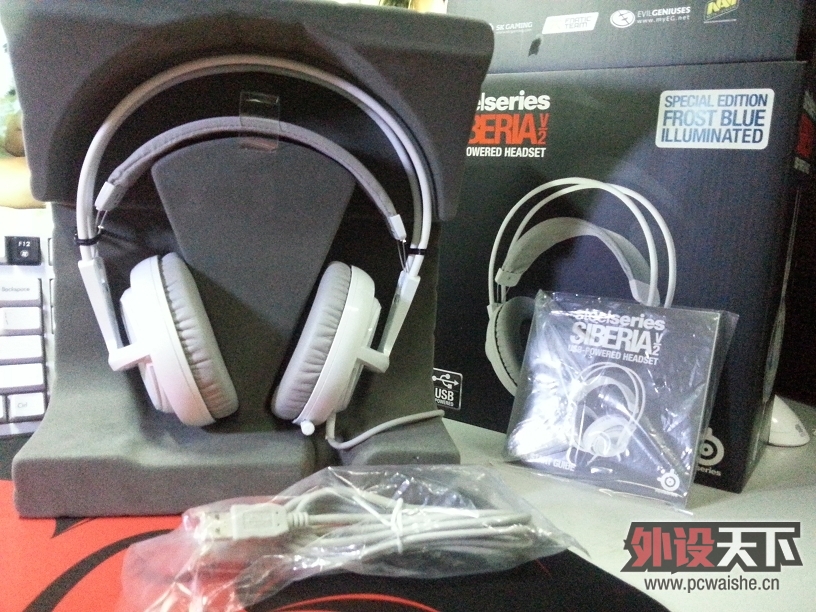 v2˪֮áLove me doSteelSeries Siberia v2 Frost Blue