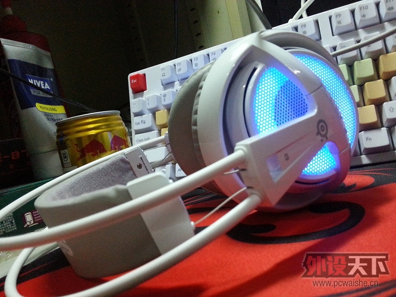 v2˪֮áLove me doSteelSeries Siberia v2 Frost Blue