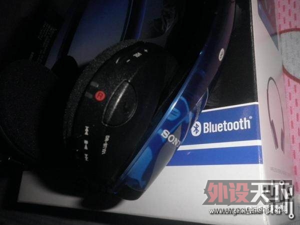 �������� SONY��������BT 101 ������˷� 280Ԫ
