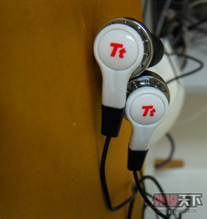Tt eSPORTS Isurus ߶֣ǳ̸~