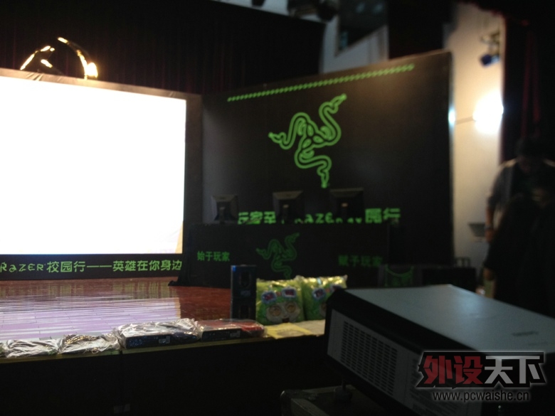 [13P] RazerУ԰��-����վ-Ѳ�ݼ�Ҫ���ţ���ͼҲɱè��ĩ�˻��Ǹ�ת���ˣ�