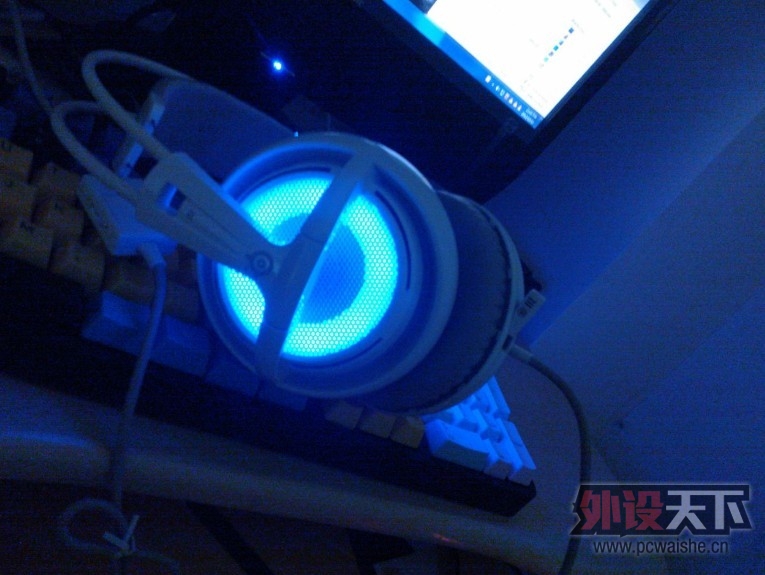 �����������ְ�ɫ�������ĶԱ� ����ϸ��