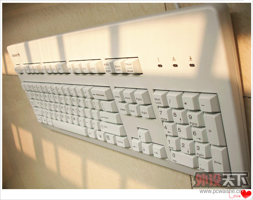 ����Լ�ּ򵥣��ָв�һ�㡱 Cherry G80-3000����С��