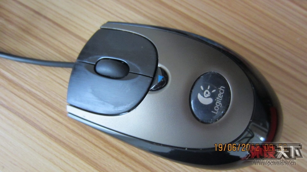 10094685t598qb40yb5288.jpg