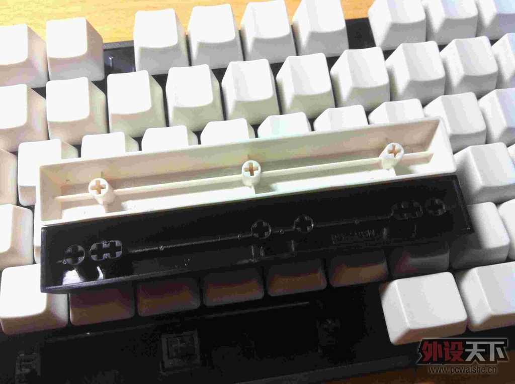 ��һ�ѻ�е����NEO KB87 �ľջ���ñ