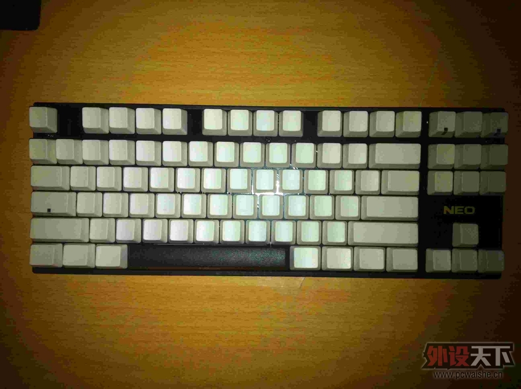 ��һ�ѻ�е����NEO KB87 �ľջ���ñ