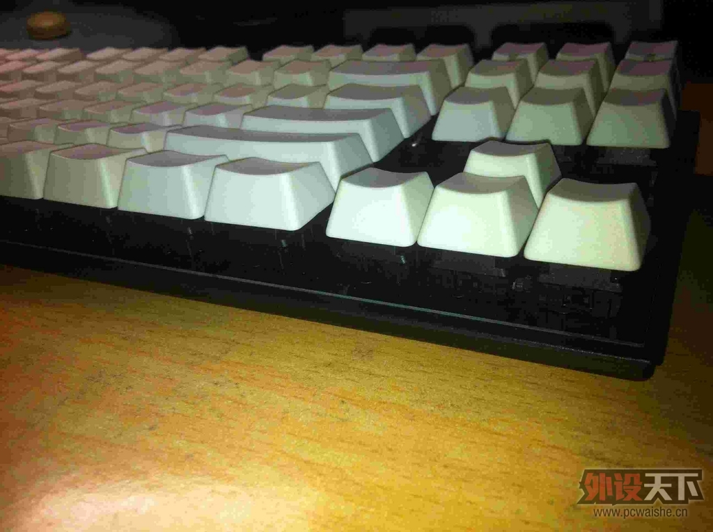 ��һ�ѻ�е����NEO KB87 �ľջ���ñ