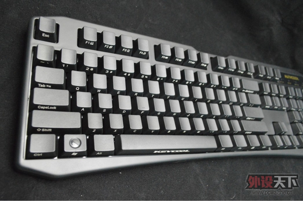 ����104 POM��̰汾���У�~�������� ���ع�