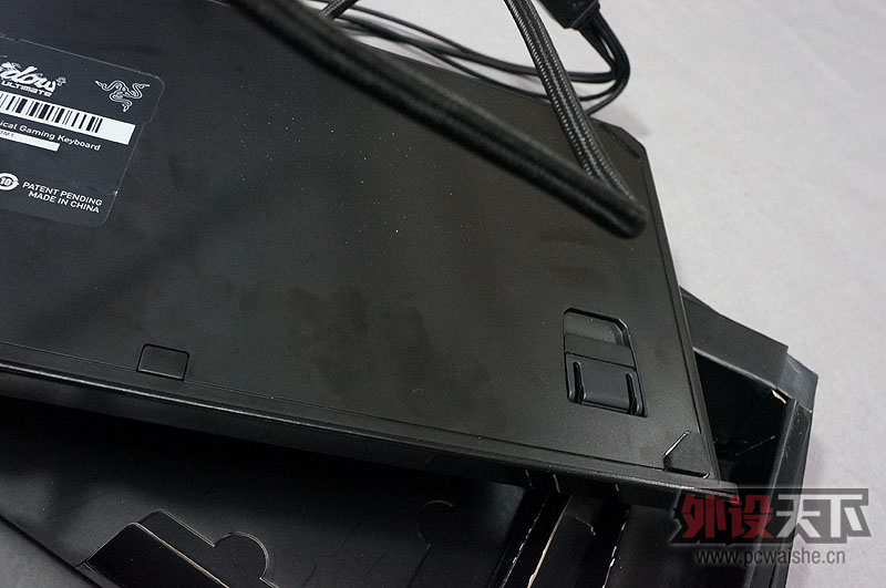 ���ѳ����������˴�������RAZER�ڹѸ��ռ��� mac�� ��ɫ������� 9.9����600Ԫ
