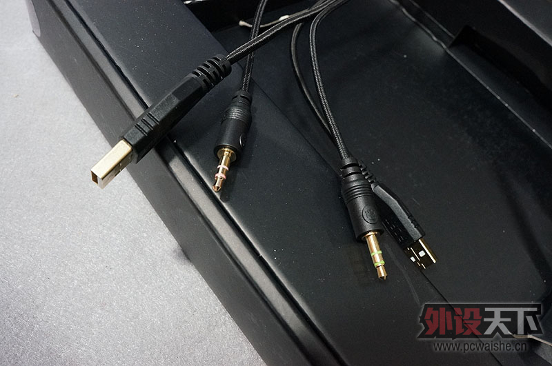 ���ѳ����������˴�������RAZER�ڹѸ��ռ��� mac�� ��ɫ������� 9.9����600Ԫ