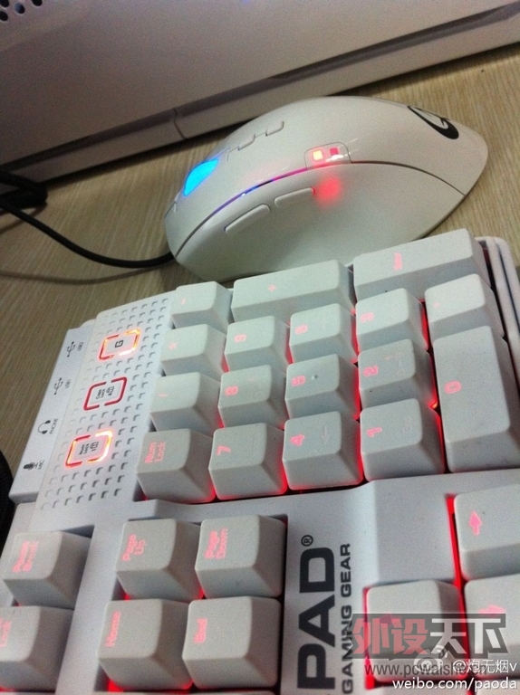 ΢���Ͽ����İ�ɫMK-85����