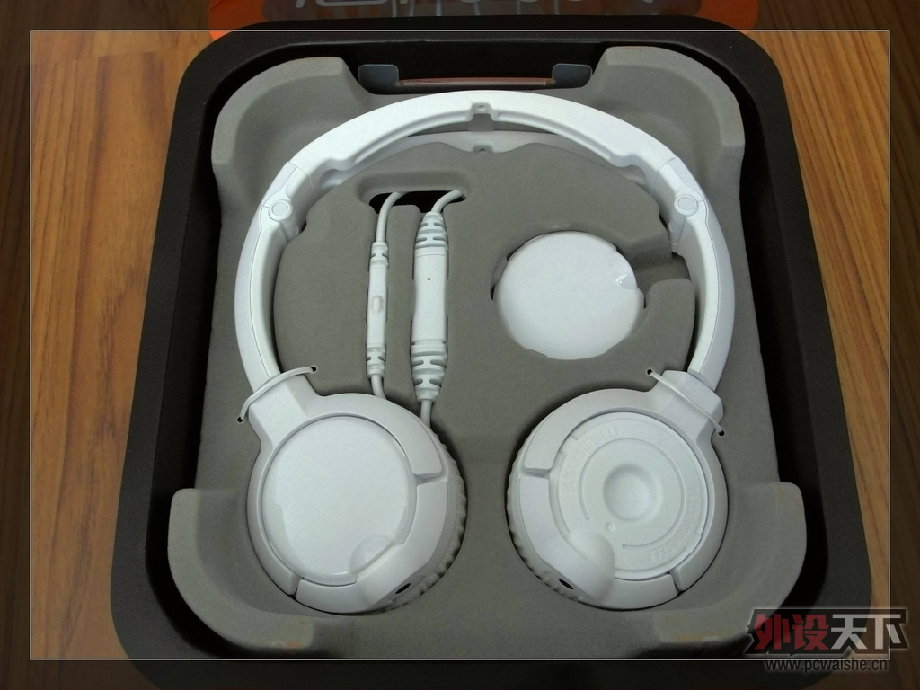 �����Flux����������á��鶯���ߣ���SteelSeries  Flux�׿���