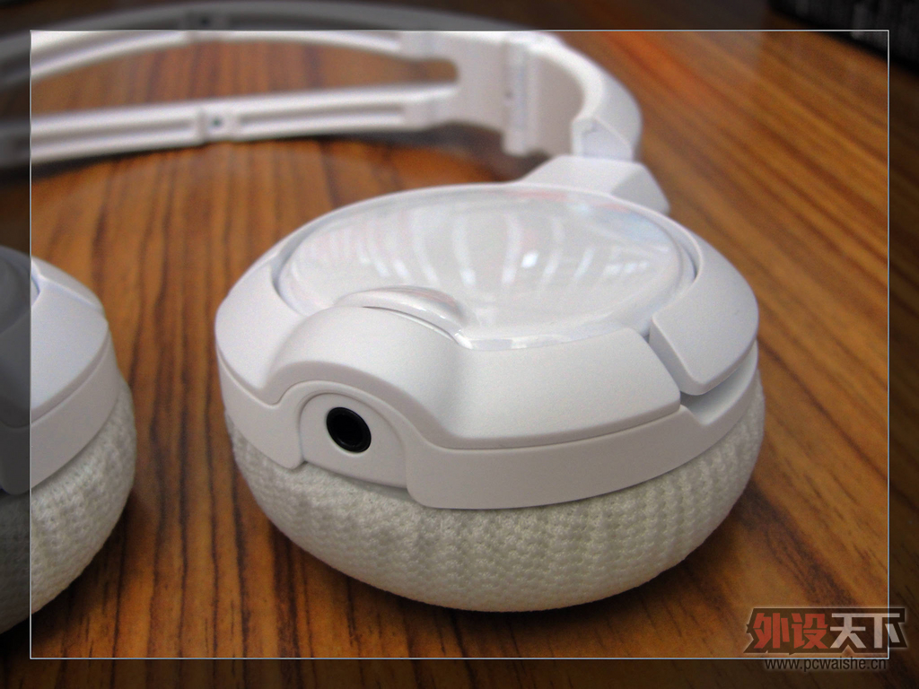 �����Flux����������á��鶯���ߣ���SteelSeries  Flux�׿���