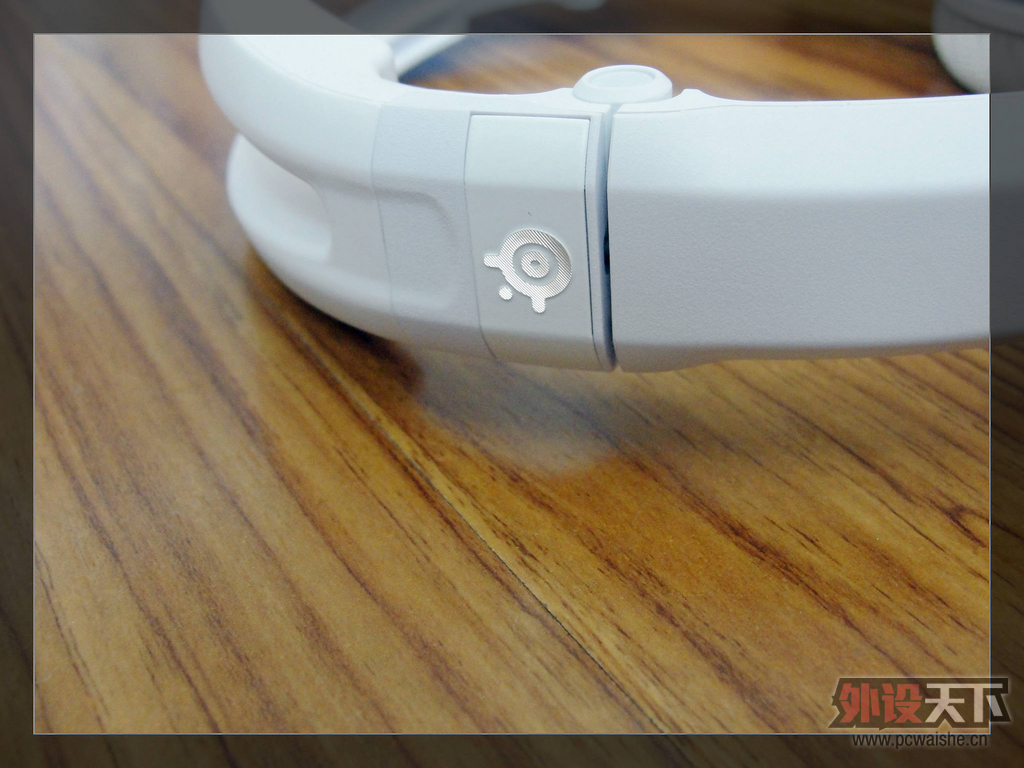 �����Flux����������á��鶯���ߣ���SteelSeries  Flux�׿���