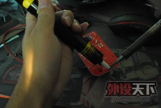 �Ա���û�¸ɣ��Ұ�Ħ��V7��β�Ƹ�����