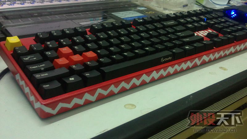 ���˵�һ�ѻ�е��MOD��ducky 9008G2PRO ���� ������������