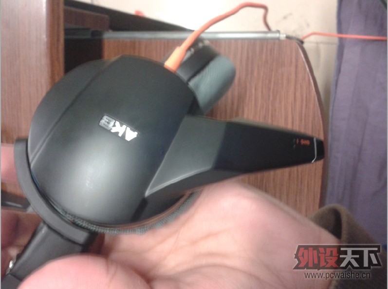 AKG2.jpg