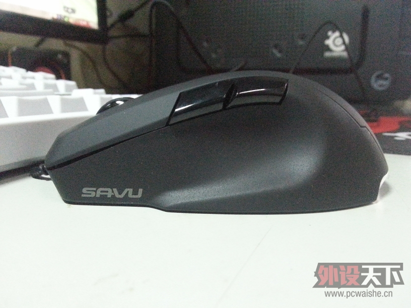 Ե¹֮Roccat Savu-䱪ǳ