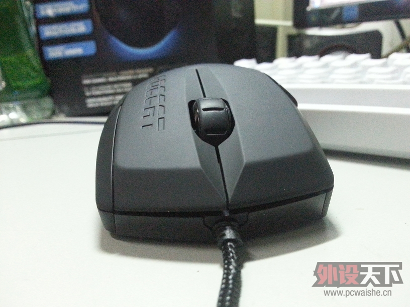 Ե¹֮Roccat Savu-䱪ǳ