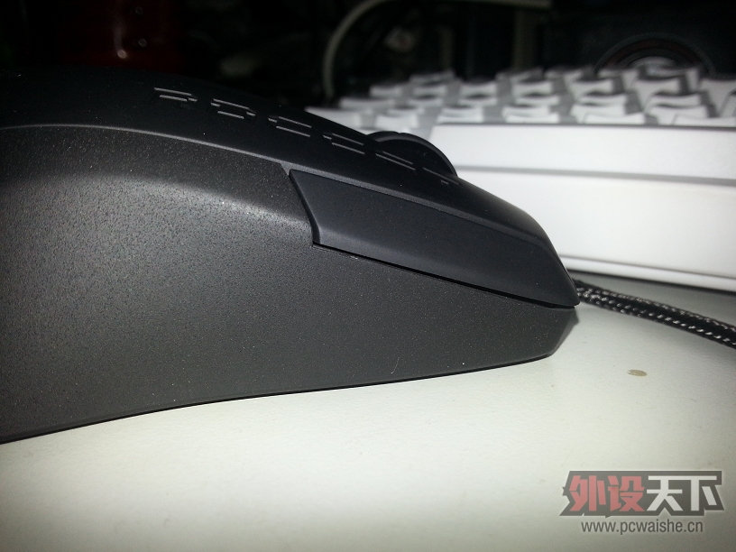 Ե¹֮Roccat Savu-䱪ǳ