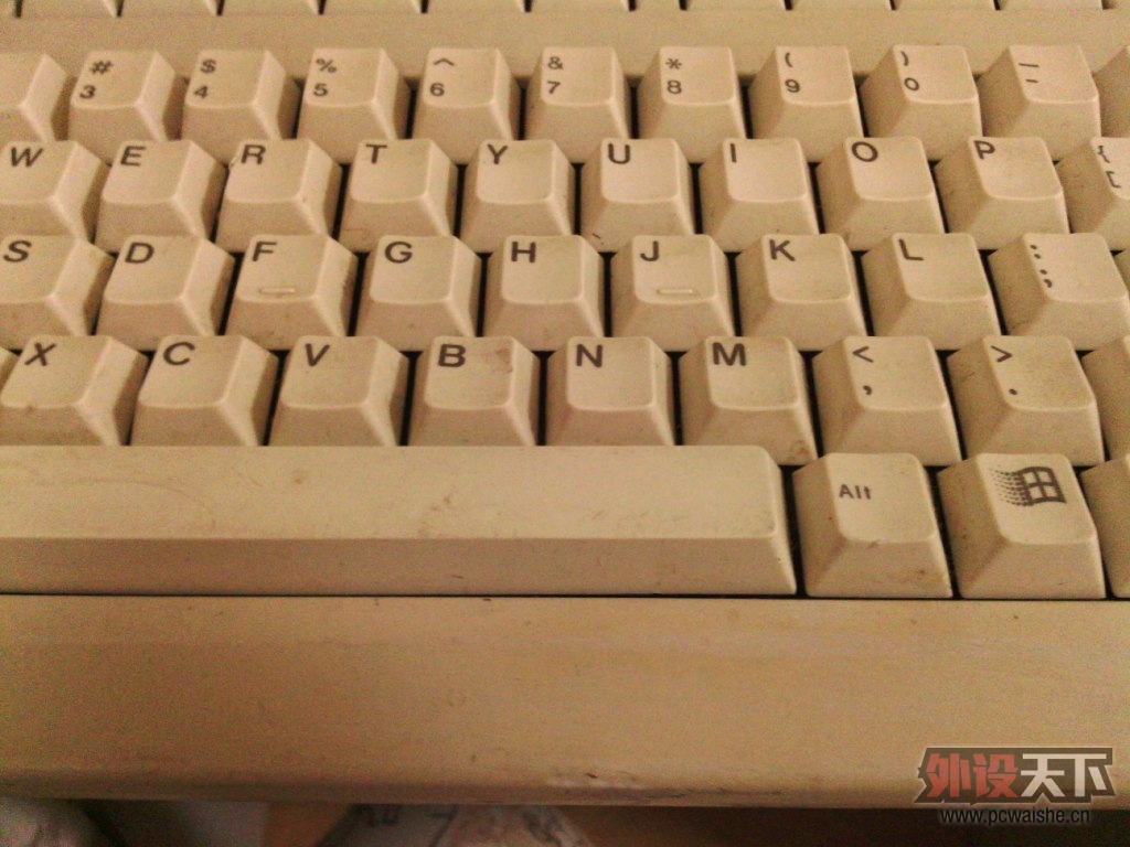 ɫ