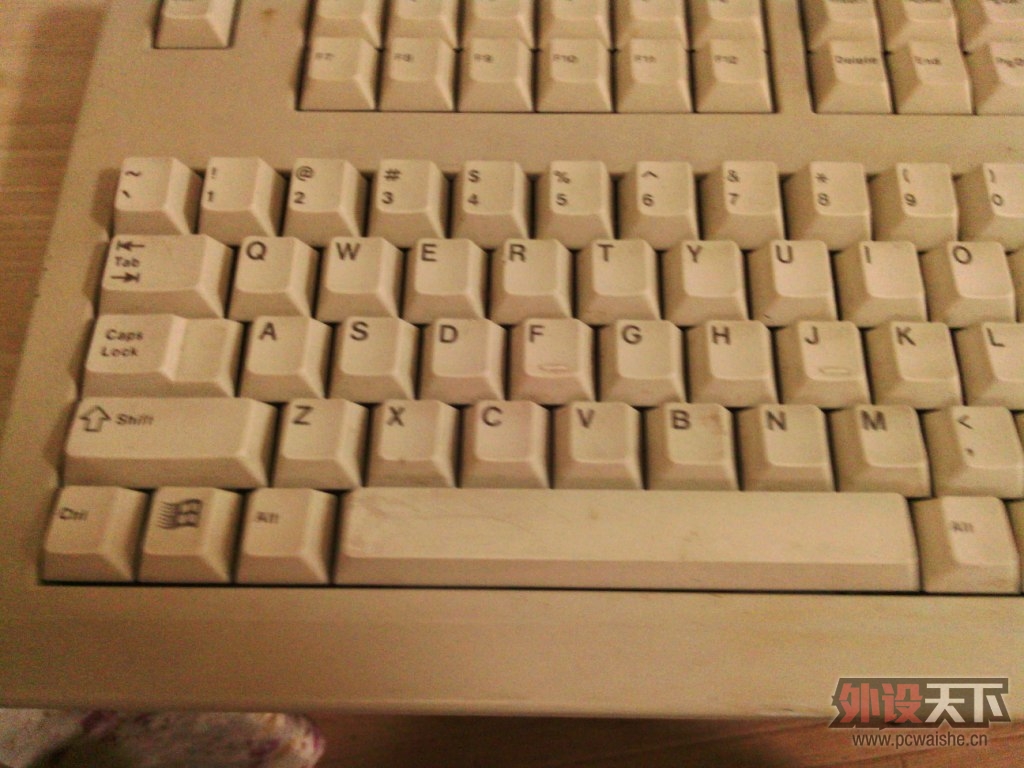 ɫ