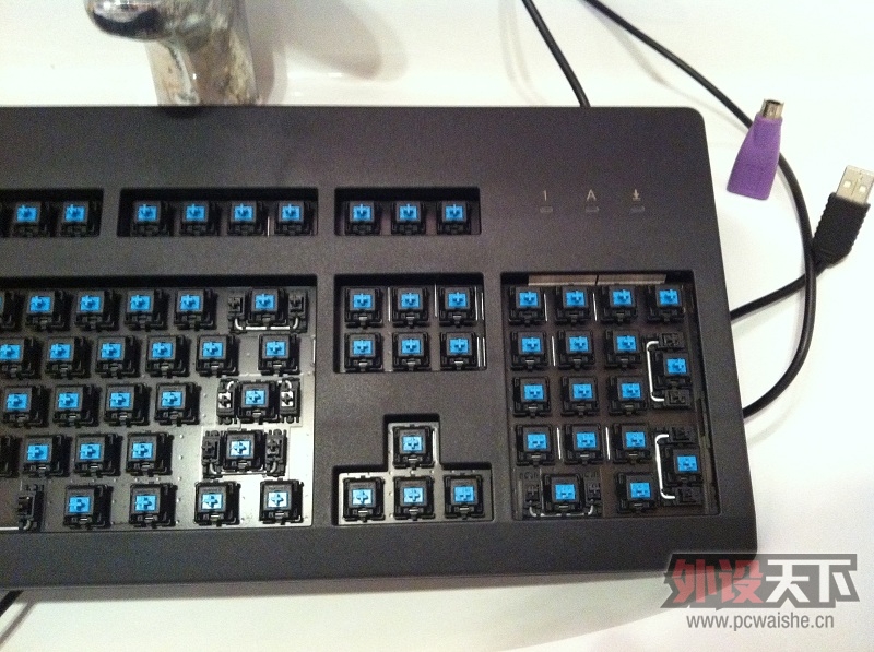 G80-3000 85 520 + 104 PBT ʺ 95 260