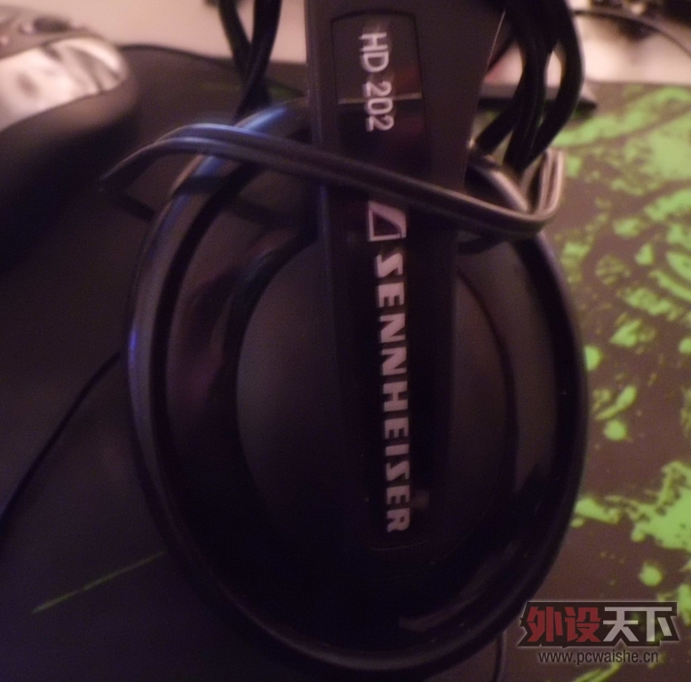 [�Ĵ�]��ɭ������HD202 ��ɫһ�� 130Ԫ