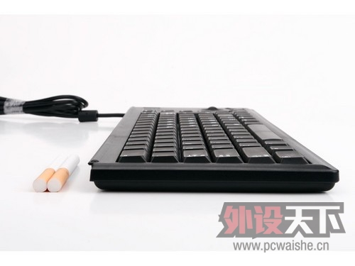������CHERRY������е����G84-4400��Nvidiaԭ�����棬��һЩ����