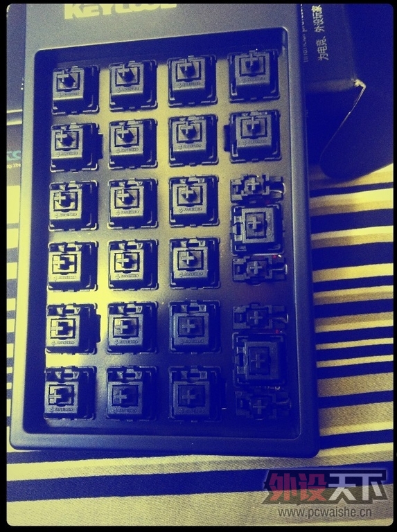 �����ݣ�87�������Keycool New Life "�趯"MIni22��е����С��