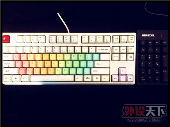 �����ݣ�87�������Keycool New Life "�趯"MIni22��е����С��