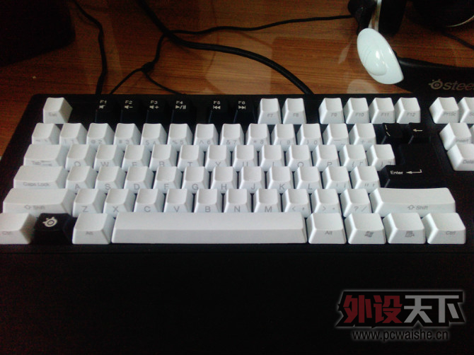 psbCAZU7ETT.jpg