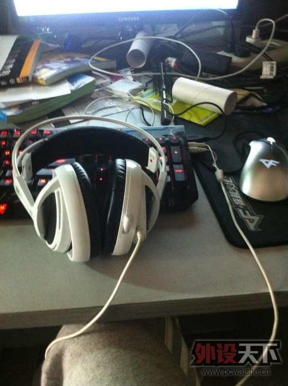 psbCAWHUKV4.jpg