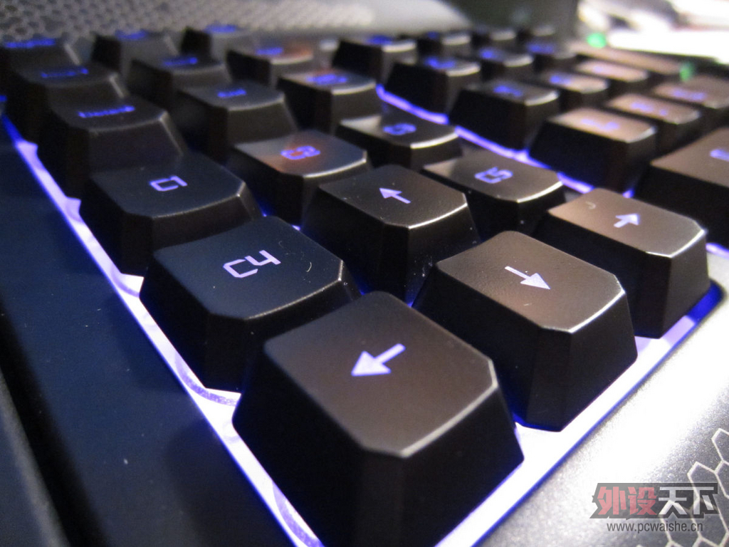 Mad Catz S.T.R.I.K.E.5 ���� [��ͼ]