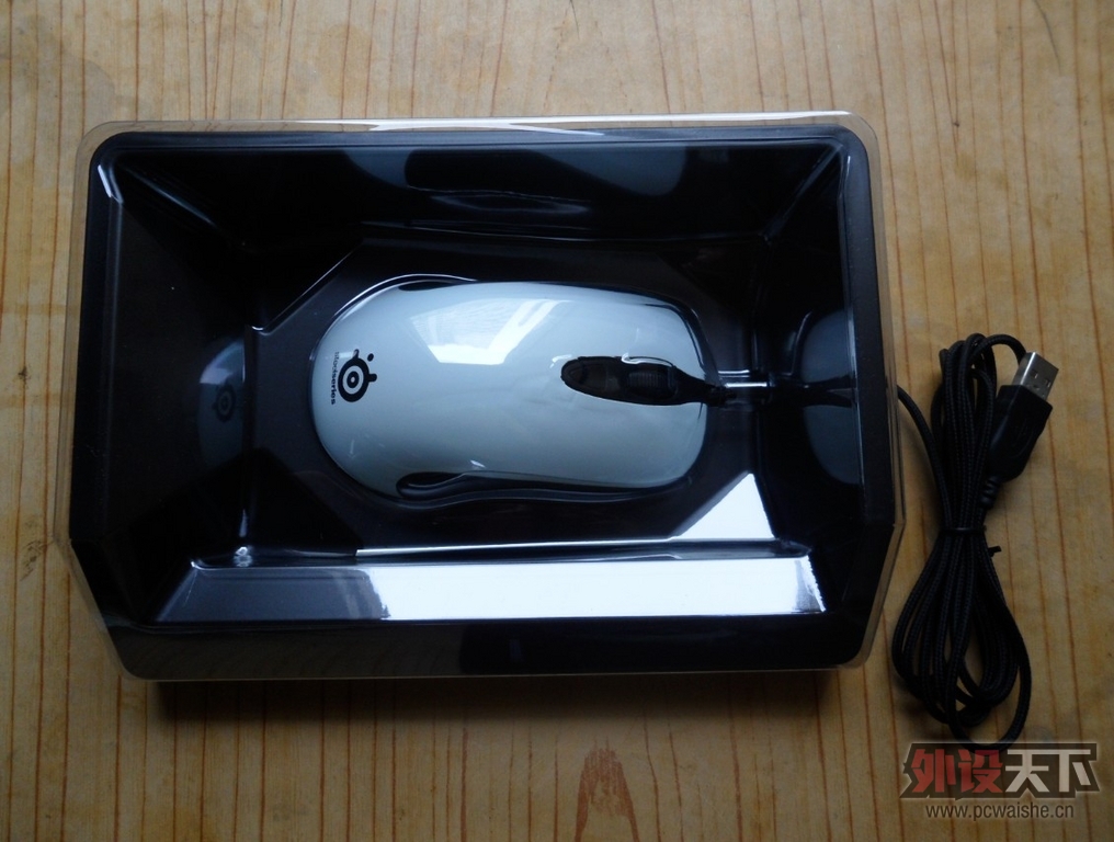 �����ݡ����ѳ���SteelSeries QCK��è��֮��������+ ��ɫKinzu=180����