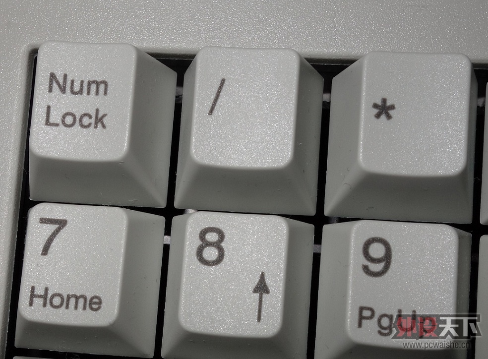 PBT�����ʴ���̺��ܸо�����Ӱ�첻��