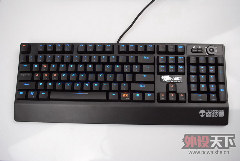 ������Ҫ����������һ���豪���ս��ߡ������汳��ʵ��ͼ��27P���ϡ�