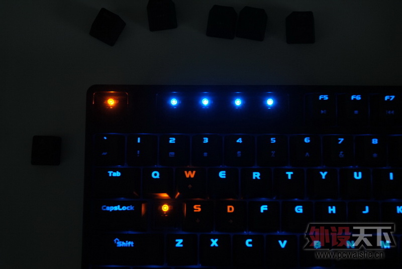 ������Ҫ����������һ���豪���ս��ߡ������汳��ʵ��ͼ��27P���ϡ�