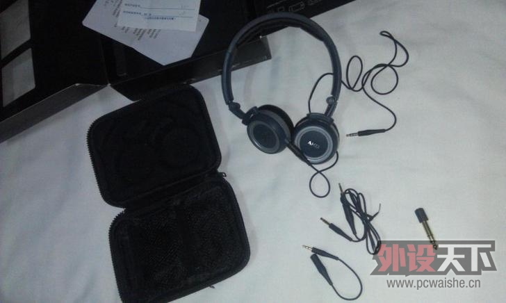 AKG450-2.jpg