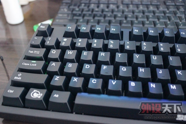 ���������  DUCKY 2108 �ں�