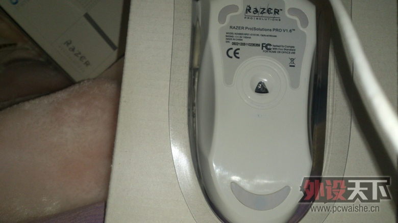 Razer Pro v1.6��ɫ��β�� Lachesis�ϰ������ eXactMat
