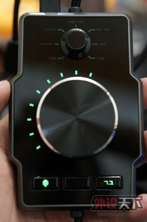 �����ݡ�Razer Tiamat 7.1���Ǻ�ħ 9.5��(�ѳ�������)