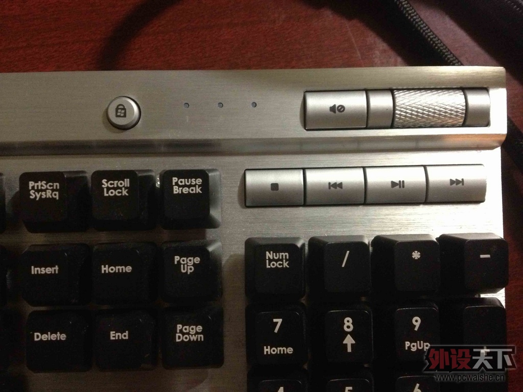 ���ѳ��������� Vengeance K60 �����е���� �������� ���˳���