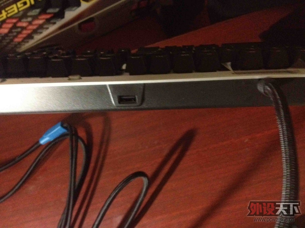 ���ѳ��������� Vengeance K60 �����е���� �������� ���˳���