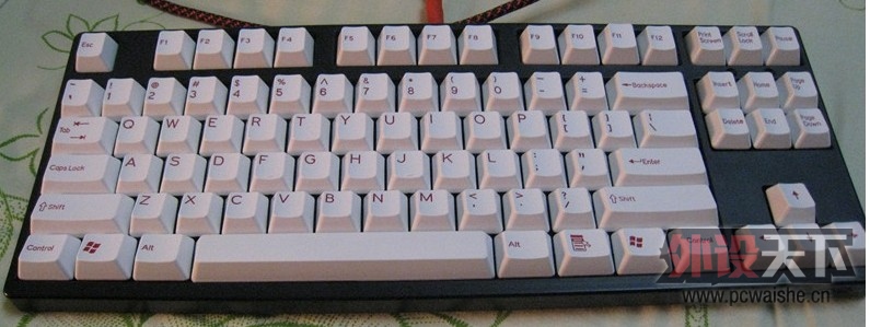 [����]REALFORCR 87u 55G �׵׺��ֶ�ɫ��ñ (�Ѿ����ˣ��鷳������