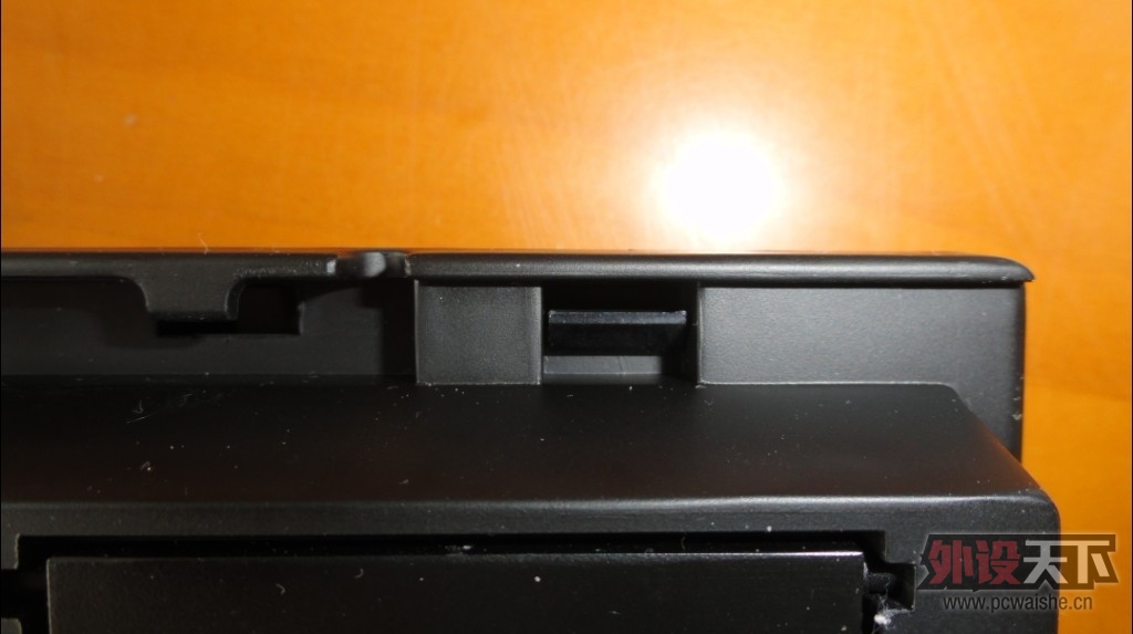 ��AZiO LeveTron&reg; KB528U��е���̡����ײ���