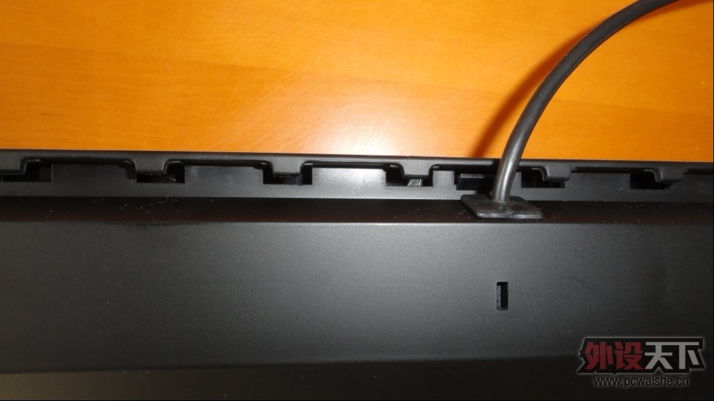 ��AZiO LeveTron&reg; KB528U��е���̡����ײ���