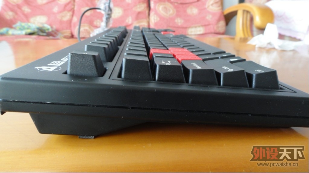 ��AZiO LeveTron&reg; KB528U��е���̡����ײ���