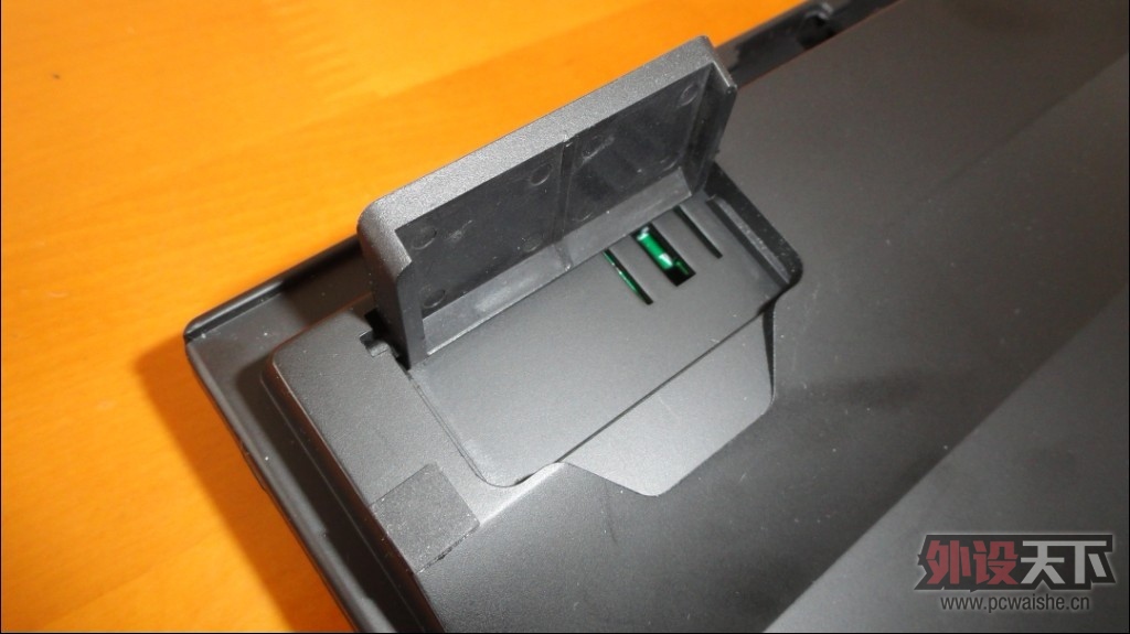 ��AZiO LeveTron&reg; KB528U��е���̡����ײ���