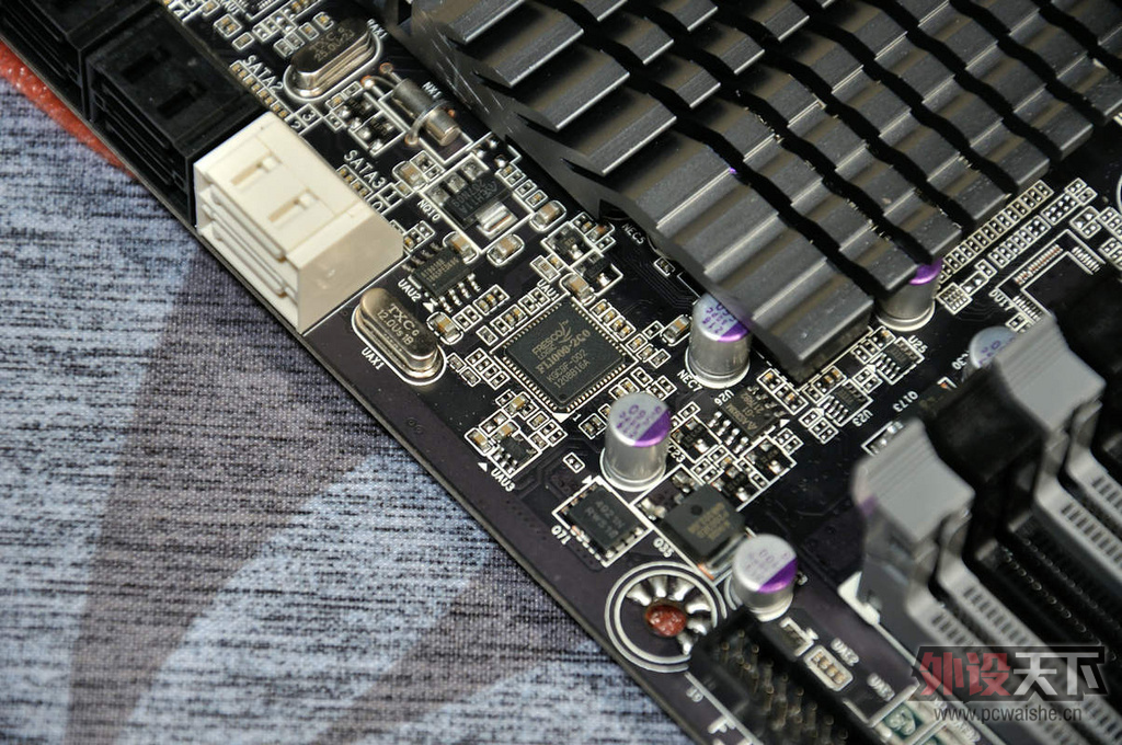 ����衿����UPϵ�лع飬GA-X79-UP4���忪�����